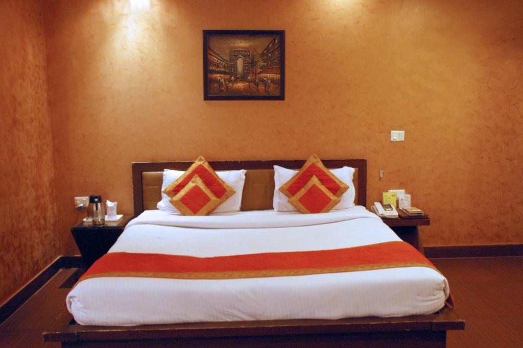 Chirag Residency Hotel 3*