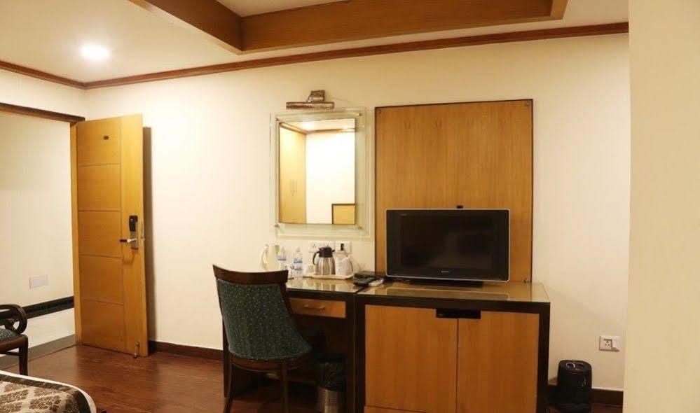 Hotel Chirag Residency